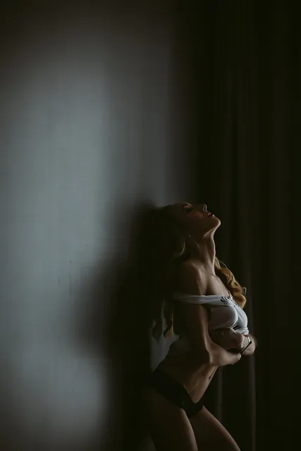 Boudoir portrait by Sexy Serendipity (photo 6)